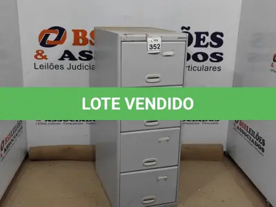 LOTE 352 - 01 ARQUIVO DE AÇO COM 04 GAVETAS. (NO ESTADO) ATENÇÃO! FAZER A VISITAÇÃO ANTES DE ARREMATAR, NÃO SABEMOS SE FUNCIONA, LEILÃO NÃO TEM GARANTIA E NEM DEVOLUÇÃO, SUJEITO A POSSÍVEIS AVARIAS VISÍVEIS/OCULTAS E/OU AUSÊNCIA DE COMPONENTES.