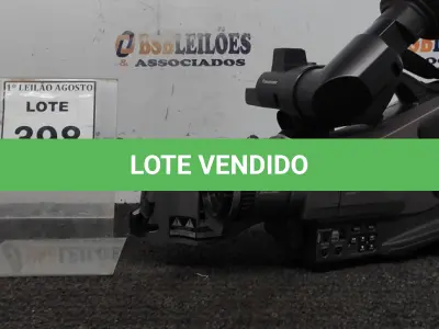 LOTE 398 - 01 CÂMERA FILMADORA PROFISSIONAL PANASONIC AG-DVC7. (NO ESTADO) ATENÇÃO! FAZER A VISITAÇÃO ANTES DE ARREMATAR, NÃO SABEMOS SE FUNCIONA, LEILÃO NÃO TEM GARANTIA E NEM DEVOLUÇÃO, SUJEITO A POSSÍVEIS AVARIAS VISÍVEIS/OCULTAS E/OU AUSÊNCIA DE COMPONENTES.