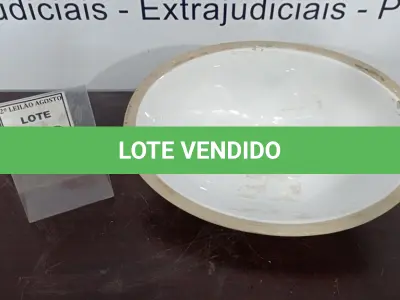 LOTE 076 - 01 CUBA PARA PIA DE BANHEIRO NA COR BRANCA. (NO ESTADO) ATENÇÃO! FAZER A VISITAÇÃO ANTES DE ARREMATAR, NÃO SABEMOS SE FUNCIONA. LEILÃO NÃO TEM GARANTIA E NEM DEVOLUÇÃO, SUJEITO A POSSÍVEIS AVARIAS VISÍVEIS/OCULTAS E/OU AUSÊNCIA DE COMPONENTES.
