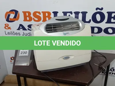 LOTE 230 - 01 AR CONDICIONADO PORTÁTIL 13000 BTU OLIMPIA SPLENDID. (NO ESTADO) ATENÇÃO! FAZER A VISITAÇÃO ANTES DE ARREMATAR, NÃO SABEMOS SE FUNCIONA, LEILÃO NÃO TEM GARANTIA E NEM DEVOLUÇÃO, SUJEITO A POSSÍVEIS AVARIAS VISÍVEIS/OCULTAS E/OU AUSÊNCIA DE COMPONENTES.