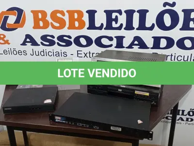 LOTE 105 - 02 RECEPTORES DE TV COM CONTROLE, 01 RECEIVER SR-130 MARCA CCE, 01 APARELHO DE DVD DV-344 MARCA PIONEER E 01 CONTROLADOR SAN 6500N MARCA ATTO. (NO ESTADO) ATENÇÃO! FAZER A VISITAÇÃO ANTES DE ARREMATAR, NÃO SABEMOS SE FUNCIONA. LEILÃO NÃO TEM GARANTIA E NEM DEVOLUÇÃO, SUJEITO A POSSÍVEIS AVARIAS VISÍVEIS/OCULTAS E/OU AUSÊNCIA DE COMPONENTES.