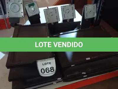 LOTE 068 - 08 MONITORES LCD DE MARCAS E MODELOS DIVERSOS. (NO ESTADO) ATENÇÃO! FAZER A VISITAÇÃO ANTES DE ARREMATAR, NÃO SABEMOS SE FUNCIONA, LEILÃO NÃO TEM GARANTIA E NEM DEVOLUÇÃO, SUJEITO A POSSÍVEIS AVARIAS VISÍVEIS/OCULTAS E/OU AUSÊNCIA DE COMPONENTES.