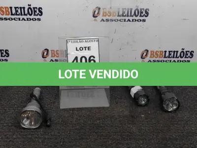 LOTE 406 - 03 LANTERNAS. (NO ESTADO) ATENÇÃO! FAZER A VISITAÇÃO ANTES DE ARREMATAR, NÃO SABEMOS SE FUNCIONA, LEILÃO NÃO TEM GARANTIA E NEM DEVOLUÇÃO, SUJEITO A POSSÍVEIS AVARIAS VISÍVEIS/OCULTAS E/OU AUSÊNCIA DE COMPONENTES.