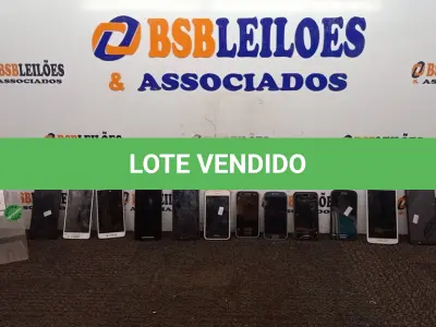 LOTE 014 - 12 CELULARES SMARTPHONE DE MARCAS E MODELOS DIVERSOS PARA RETIRADA DE PEÇAS. (NO ESTADO) ATENÇÃO! FAZER A VISITAÇÃO ANTES DE ARREMATAR, NÃO SABEMOS SE FUNCIONA, LEILÃO NÃO TEM GARANTIA E NEM DEVOLUÇÃO, SUJEITO A POSSÍVEIS AVARIAS VISÍVEIS/OCULTAS E/OU AUSÊNCIA DE COMPONENTES.