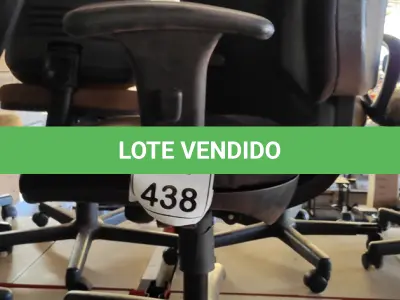 LOTE 438 - 01 CADEIRA DE ESCRITÓRIO COM RODINHAS. (NO ESTADO) ATENÇÃO! FAZER A VISITAÇÃO ANTES DE ARREMATAR, NÃO SABEMOS SE FUNCIONA. LEILÃO NÃO TEM GARANTIA E NEM DEVOLUÇÃO, SUJEITO A POSSÍVEIS AVARIAS VISÍVEIS/OCULTAS E/OU AUSÊNCIA DE COMPONENTES.