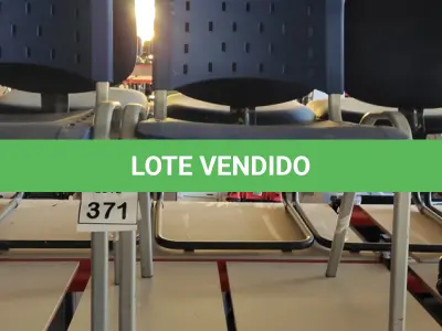 LOTE 371 - 02 CADEIRAS DE FERRO. (NO ESTADO) ATENÇÃO! FAZER A VISITAÇÃO ANTES DE ARREMATAR, NÃO SABEMOS SE FUNCIONA, LEILÃO NÃO TEM GARANTIA E NEM DEVOLUÇÃO, SUJEITO A POSSÍVEIS AVARIAS VISÍVEIS/OCULTAS E/OU AUSÊNCIA DE COMPONENTES.