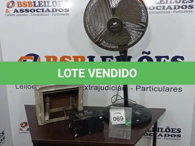 LOTE 069 - 01 VENTILADOR, 01 BEBEDOURO DE PAREDE E 01 ESTABILIZADOR. (NO ESTADO) ATENÇÃO! FAZER A VISITAÇÃO ANTES DE ARREMATAR, NÃO SABEMOS SE FUNCIONA, LEILÃO NÃO TEM GARANTIA E NEM DEVOLUÇÃO, SUJEITO A POSSÍVEIS AVARIAS VISÍVEIS/OCULTAS E/OU AUSÊNCIA DE COMPONENTES.