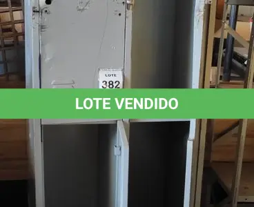 LOTE 382 - 01 ARMÁRIO DE AÇO COM 04 DIVISÕES DE 1.73X1.95. (NO ESTADO) ATENÇÃO! FAZER A VISITAÇÃO ANTES DE ARREMATAR, NÃO SABEMOS SE FUNCIONA, LEILÃO NÃO TEM GARANTIA E NEM DEVOLUÇÃO, SUJEITO A POSSÍVEIS AVARIAS VISÍVEIS/OCULTAS E/OU AUSÊNCIA DE COMPONENTES.