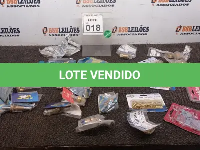 LOTE 018 - 01 LOTE COM DIVERSOS MATERIAIS HIDRÁULICOS DE METAL E ACESSÓRIOS DOMÉSTICOS DIVERSOS. (NO ESTADO) ATENÇÃO! FAZER A VISITAÇÃO ANTES DE ARREMATAR, NÃO SABEMOS SE FUNCIONA, LEILÃO NÃO TEM GARANTIA E NEM DEVOLUÇÃO, SUJEITO A POSSÍVEIS AVARIAS VISÍVEIS/OCULTAS E/OU AUSÊNCIA DE COMPONENTES.