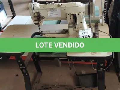 LOTE 365 - 01 MÁQUINA DE COSTURA INDUSTRIAL MARCA SINGER. (NO ESTADO) ATENÇÃO! FAZER A VISITAÇÃO ANTES DE ARREMATAR, NÃO SABEMOS SE FUNCIONA, LEILÃO NÃO TEM GARANTIA E NEM DEVOLUÇÃO, SUJEITO A POSSÍVEIS AVARIAS VISÍVEIS/OCULTAS E/OU AUSÊNCIA DE COMPONENTES.