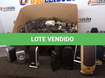 LOTE 122 - 01 LOTE COM GRANDE QUANTIDADE DE MOUSE E CAIXINHAS PARA PC MODELOS DIVERSOS. (NO ESTADO) ATENÇÃO! FAZER A VISITAÇÃO ANTES DE ARREMATAR, NÃO SABEMOS SE FUNCIONA, LEILÃO NÃO TEM GARANTIA E NEM DEVOLUÇÃO, SUJEITO A POSSÍVEIS AVARIAS VISÍVEIS/OCULTAS E/OU AUSÊNCIA DE COMPONENTES.