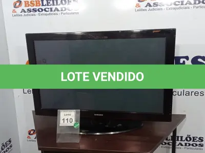 LOTE 110 - 01 TV LCD 42’’ MARCA SAMSUNG. (NO ESTADO) ATENÇÃO! FAZER A VISITAÇÃO ANTES DE ARREMATAR, NÃO SABEMOS SE FUNCIONA. LEILÃO NÃO TEM GARANTIA E NEM DEVOLUÇÃO, SUJEITO A POSSÍVEIS AVARIAS VISÍVEIS/OCULTAS E/OU AUSÊNCIA DE COMPONENTES.
