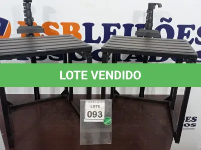 LOTE 093 - 02 BANCOS DE MODULO CENÁRIO. (NO ESTADO) ATENÇÃO! FAZER A VISITAÇÃO ANTES DE ARREMATAR, NÃO SABEMOS SE FUNCIONA, LEILÃO NÃO TEM GARANTIA E NEM DEVOLUÇÃO, SUJEITO A POSSÍVEIS AVARIAS VISÍVEIS/OCULTAS E/OU AUSÊNCIA DE COMPONENTES.