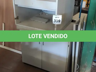 LOTE 339 - 01 ARMÁRIO BAIXO 02 PORTAS E 01 ARMÁRIO COM ABERTURA SUPERIOR. (NO ESTADO) ATENÇÃO! FAZER A VISITAÇÃO ANTES DE ARREMATAR, NÃO SABEMOS SE FUNCIONA, LEILÃO NÃO TEM GARANTIA E NEM DEVOLUÇÃO, SUJEITO A POSSÍVEIS AVARIAS VISÍVEIS/OCULTAS E/OU AUSÊNCIA DE COMPONENTES.