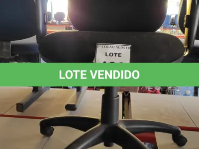 LOTE 430 - 01 CADEIRA DE ESCRITÓRIO COM RODINHAS. (NO ESTADO) ATENÇÃO! FAZER A VISITAÇÃO ANTES DE ARREMATAR, NÃO SABEMOS SE FUNCIONA. LEILÃO NÃO TEM GARANTIA E NEM DEVOLUÇÃO, SUJEITO A POSSÍVEIS AVARIAS VISÍVEIS/OCULTAS E/OU AUSÊNCIA DE COMPONENTES.