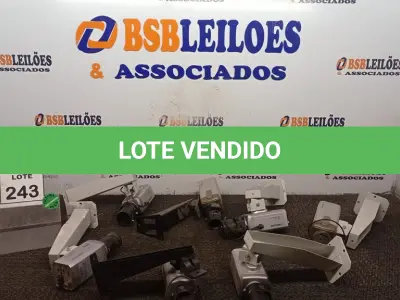 LOTE 243 - 01 LOTE COM VÁRIAS CÂMERAS DE MONITORAMENTO. (NO ESTADO) ATENÇÃO! FAZER A VISITAÇÃO ANTES DE ARREMATAR, NÃO SABEMOS SE FUNCIONA, LEILÃO NÃO TEM GARANTIA E NEM DEVOLUÇÃO, SUJEITO A POSSÍVEIS AVARIAS VISÍVEIS/OCULTAS E/OU AUSÊNCIA DE COMPONENTES.