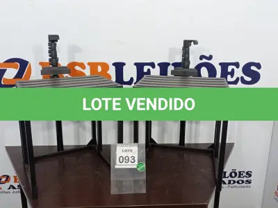 LOTE 093 - 02 BANCOS DE MODULO CENÁRIO. (NO ESTADO) ATENÇÃO! FAZER A VISITAÇÃO ANTES DE ARREMATAR, NÃO SABEMOS SE FUNCIONA, LEILÃO NÃO TEM GARANTIA E NEM DEVOLUÇÃO, SUJEITO A POSSÍVEIS AVARIAS VISÍVEIS/OCULTAS E/OU AUSÊNCIA DE COMPONENTES.
