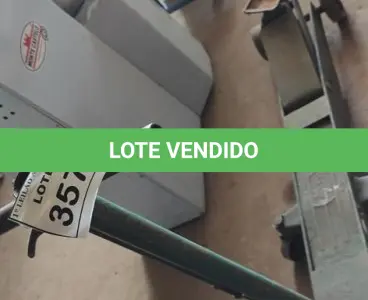 LOTE 357 - 01 MACACO JACARÉ COR VERDE. (NO ESTADO) ATENÇÃO! FAZER A VISITAÇÃO ANTES DE ARREMATAR, NÃO SABEMOS SE FUNCIONA, LEILÃO NÃO TEM GARANTIA E NEM DEVOLUÇÃO, SUJEITO A POSSÍVEIS AVARIAS VISÍVEIS/OCULTAS E/OU AUSÊNCIA DE COMPONENTES.