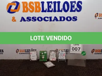 LOTE 007 - 05 HD PARA PC E VÁRIOS MOSQUETÕES. (NO ESTADO) ATENÇÃO! FAZER A VISITAÇÃO ANTES DE ARREMATAR, NÃO SABEMOS SE FUNCIONA, LEILÃO NÃO TEM GARANTIA E NEM DEVOLUÇÃO, SUJEITO A POSSÍVEIS AVARIAS VISÍVEIS/OCULTAS E/OU AUSÊNCIA DE COMPONENTES.
