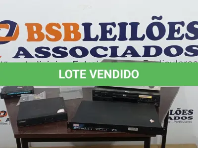 LOTE 105 - 02 RECEPTORES DE TV COM CONTROLE, 01 RECEIVER SR-130 MARCA CCE, 01 APARELHO DE DVD DV-344 MARCA PIONEER E 01 CONTROLADOR SAN 6500N MARCA ATTO. (NO ESTADO) ATENÇÃO! FAZER A VISITAÇÃO ANTES DE ARREMATAR, NÃO SABEMOS SE FUNCIONA. LEILÃO NÃO TEM GARANTIA E NEM DEVOLUÇÃO, SUJEITO A POSSÍVEIS AVARIAS VISÍVEIS/OCULTAS E/OU AUSÊNCIA DE COMPONENTES.