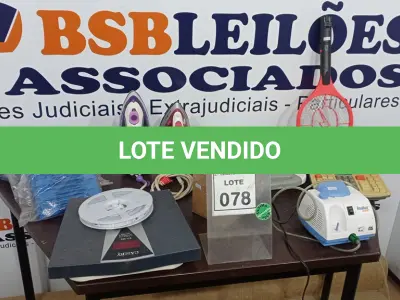 LOTE 078 - 02 FERROS DE PASSAR, 02 BALANÇAS CORPORAIS, GRANDE QUANTIDADE DE LACRES, 01 MOTOR DE NEBULIZADOR, 01 RAQUETE ELÉTRICA, 01 CALCULADORA COMERCIAL E 01 CAIXA DE CD-RW. (NO ESTADO) ATENÇÃO! FAZER A VISITAÇÃO ANTES DE ARREMATAR, NÃO SABEMOS SE FUNCIONA, LEILÃO NÃO TEM GARANTIA E NEM DEVOLUÇÃO, SUJEITO A POSSÍVEIS AVARIAS VISÍVEIS/OCULTAS E/OU AUSÊNCIA DE COMPONENTES.