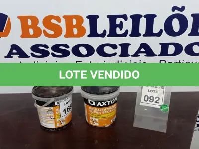 LOTE 092 - 02 GALÕES DE REJUNTAMENTO 4KG CADA NAS CORES CARVALHO E CINZA PLATINO MARCA AXTON. (NO ESTADO) ATENÇÃO! FAZER A VISITAÇÃO ANTES DE ARREMATAR, NÃO SABEMOS SE FUNCIONA, LEILÃO NÃO TEM GARANTIA E NEM DEVOLUÇÃO, SUJEITO A POSSÍVEIS AVARIAS VISÍVEIS/OCULTAS E/OU AUSÊNCIA DE COMPONENTES.