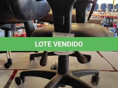 LOTE 437 - 01 CADEIRA DE ESCRITÓRIO COM RODINHAS. (NO ESTADO) ATENÇÃO! FAZER A VISITAÇÃO ANTES DE ARREMATAR, NÃO SABEMOS SE FUNCIONA. LEILÃO NÃO TEM GARANTIA E NEM DEVOLUÇÃO, SUJEITO A POSSÍVEIS AVARIAS VISÍVEIS/OCULTAS E/OU AUSÊNCIA DE COMPONENTES.