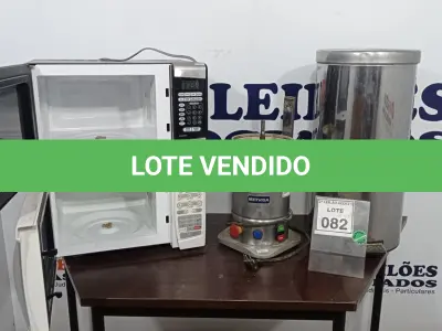 LOTE 082 - 02 MICRO-ONDAS SEM PRATO, 01 LIXEIRA EM INOX E 01 PROCESSADOR DE ALIMENTOS MARCA METVISA. (NO ESTADO) ATENÇÃO! FAZER A VISITAÇÃO ANTES DE ARREMATAR, NÃO SABEMOS SE FUNCIONA. LEILÃO NÃO TEM GARANTIA E NEM DEVOLUÇÃO, SUJEITO A POSSÍVEIS AVARIAS VISÍVEIS/OCULTAS E/OU AUSÊNCIA DE COMPONENTES.