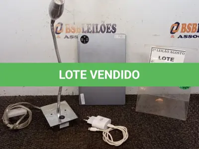 LOTE 015 - 01 TABLET COM CARREGADOR. (NO ESTADO) ATENÇÃO! FAZER A VISITAÇÃO ANTES DE ARREMATAR, NÃO SABEMOS SE FUNCIONA, LEILÃO NÃO TEM GARANTIA E NEM DEVOLUÇÃO, SUJEITO A POSSÍVEIS AVARIAS VISÍVEIS/OCULTAS E/OU AUSÊNCIA DE COMPONENTES.