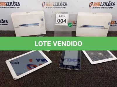 LOTE 004 - 02 IPAD’S E 02 TABLETS DE MARCAS VARIADAS. (NO ESTADO) ATENÇÃO! FAZER A VISITAÇÃO ANTES DE ARREMATAR, NÃO SABEMOS SE FUNCIONA, LEILÃO NÃO TEM GARANTIA E NEM DEVOLUÇÃO, SUJEITO A POSSÍVEIS AVARIAS VISÍVEIS/OCULTAS E/OU AUSÊNCIA DE COMPONENTES.