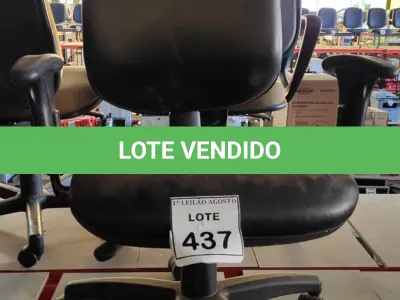 LOTE 437 - 01 CADEIRA DE ESCRITÓRIO COM RODINHAS. (NO ESTADO) ATENÇÃO! FAZER A VISITAÇÃO ANTES DE ARREMATAR, NÃO SABEMOS SE FUNCIONA. LEILÃO NÃO TEM GARANTIA E NEM DEVOLUÇÃO, SUJEITO A POSSÍVEIS AVARIAS VISÍVEIS/OCULTAS E/OU AUSÊNCIA DE COMPONENTES.