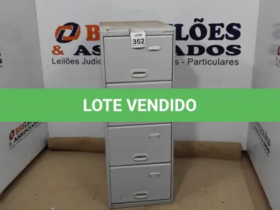 LOTE 352 - 01 ARQUIVO DE AÇO COM 04 GAVETAS. (NO ESTADO) ATENÇÃO! FAZER A VISITAÇÃO ANTES DE ARREMATAR, NÃO SABEMOS SE FUNCIONA, LEILÃO NÃO TEM GARANTIA E NEM DEVOLUÇÃO, SUJEITO A POSSÍVEIS AVARIAS VISÍVEIS/OCULTAS E/OU AUSÊNCIA DE COMPONENTES.