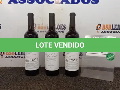 LOTE 040 - 03 GARRAFAS DE VINHO TINTO VALA REAL PORTUGUÊS SAFRA 2019 750ML. (NO ESTADO) ATENÇÃO! FAZER A VISITAÇÃO ANTES DE ARREMATAR, NÃO SABEMOS SE FUNCIONA, LEILÃO NÃO TEM GARANTIA E NEM DEVOLUÇÃO, SUJEITO A POSSÍVEIS AVARIAS VISÍVEIS/OCULTAS E/OU AUSÊNCIA DE COMPONENTES.