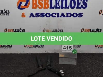 LOTE 415 - 03 LANTERNAS. (NO ESTADO) ATENÇÃO! FAZER A VISITAÇÃO ANTES DE ARREMATAR, NÃO SABEMOS SE FUNCIONA, LEILÃO NÃO TEM GARANTIA E NEM DEVOLUÇÃO, SUJEITO A POSSÍVEIS AVARIAS VISÍVEIS/OCULTAS E/OU AUSÊNCIA DE COMPONENTES.