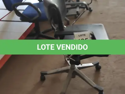 LOTE 435 - 01 CADEIRA DE ESCRITÓRIO COM RODINHAS. (NO ESTADO) ATENÇÃO! FAZER A VISITAÇÃO ANTES DE ARREMATAR, NÃO SABEMOS SE FUNCIONA. LEILÃO NÃO TEM GARANTIA E NEM DEVOLUÇÃO, SUJEITO A POSSÍVEIS AVARIAS VISÍVEIS/OCULTAS E/OU AUSÊNCIA DE COMPONENTES.