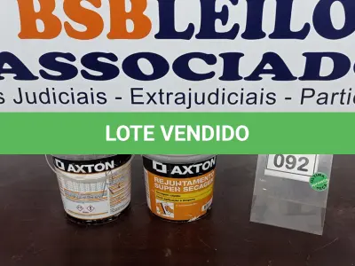 LOTE 092 - 02 GALÕES DE REJUNTAMENTO 4KG CADA NAS CORES CARVALHO E CINZA PLATINO MARCA AXTON. (NO ESTADO) ATENÇÃO! FAZER A VISITAÇÃO ANTES DE ARREMATAR, NÃO SABEMOS SE FUNCIONA, LEILÃO NÃO TEM GARANTIA E NEM DEVOLUÇÃO, SUJEITO A POSSÍVEIS AVARIAS VISÍVEIS/OCULTAS E/OU AUSÊNCIA DE COMPONENTES.
