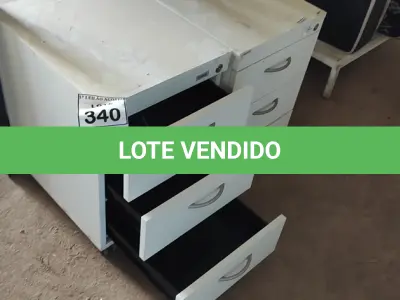 LOTE 340 - 02 GAVETEIROS COM 03 GAVETAS CADA. (NO ESTADO) ATENÇÃO! FAZER A VISITAÇÃO ANTES DE ARREMATAR, NÃO SABEMOS SE FUNCIONA, LEILÃO NÃO TEM GARANTIA E NEM DEVOLUÇÃO, SUJEITO A POSSÍVEIS AVARIAS VISÍVEIS/OCULTAS E/OU AUSÊNCIA DE COMPONENTES.