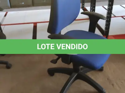 LOTE 426 - 01 CADEIRA DE ESCRITÓRIO COM RODINHAS. (NO ESTADO) ATENÇÃO! FAZER A VISITAÇÃO ANTES DE ARREMATAR, NÃO SABEMOS SE FUNCIONA. LEILÃO NÃO TEM GARANTIA E NEM DEVOLUÇÃO, SUJEITO A POSSÍVEIS AVARIAS VISÍVEIS/OCULTAS E/OU AUSÊNCIA DE COMPONENTES.