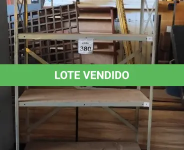 LOTE 380 - 01 ESTANTE DE AÇO 05 PRATELEIRAS 1.98X0.93. (NO ESTADO) ATENÇÃO! FAZER A VISITAÇÃO ANTES DE ARREMATAR, NÃO SABEMOS SE FUNCIONA, LEILÃO NÃO TEM GARANTIA E NEM DEVOLUÇÃO, SUJEITO A POSSÍVEIS AVARIAS VISÍVEIS/OCULTAS E/OU AUSÊNCIA DE COMPONENTES.