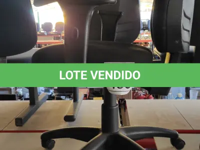 LOTE 430 - 01 CADEIRA DE ESCRITÓRIO COM RODINHAS. (NO ESTADO) ATENÇÃO! FAZER A VISITAÇÃO ANTES DE ARREMATAR, NÃO SABEMOS SE FUNCIONA. LEILÃO NÃO TEM GARANTIA E NEM DEVOLUÇÃO, SUJEITO A POSSÍVEIS AVARIAS VISÍVEIS/OCULTAS E/OU AUSÊNCIA DE COMPONENTES.