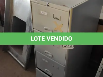 LOTE 375 - 01 ARQUIVO DE AÇO COM 04 GAVETAS. (NO ESTADO) ATENÇÃO! FAZER A VISITAÇÃO ANTES DE ARREMATAR, NÃO SABEMOS SE FUNCIONA, LEILÃO NÃO TEM GARANTIA E NEM DEVOLUÇÃO, SUJEITO A POSSÍVEIS AVARIAS VISÍVEIS/OCULTAS E/OU AUSÊNCIA DE COMPONENTES.