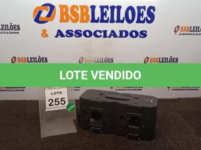LOTE 255 - 01 CARREGADOR DE BATERIAS SONY BC-M150. (NO ESTADO) ATENÇÃO! FAZER A VISITAÇÃO ANTES DE ARREMATAR, NÃO SABEMOS SE FUNCIONA, LEILÃO NÃO TEM GARANTIA E NEM DEVOLUÇÃO, SUJEITO A POSSÍVEIS AVARIAS VISÍVEIS/OCULTAS E/OU AUSÊNCIA DE COMPONENTES.