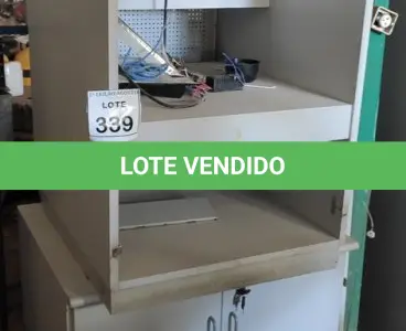 LOTE 339 - 01 ARMÁRIO BAIXO 02 PORTAS E 01 ARMÁRIO COM ABERTURA SUPERIOR. (NO ESTADO) ATENÇÃO! FAZER A VISITAÇÃO ANTES DE ARREMATAR, NÃO SABEMOS SE FUNCIONA, LEILÃO NÃO TEM GARANTIA E NEM DEVOLUÇÃO, SUJEITO A POSSÍVEIS AVARIAS VISÍVEIS/OCULTAS E/OU AUSÊNCIA DE COMPONENTES.