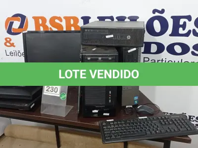 LOTE 230 - 04 MONITORES DE MARCAS E MODELOS DIVERSOS, 03 CPUS, 01 TECLADO E 01 MOUSE. (NO ESTADO) ATENÇÃO! FAZER A VISITAÇÃO ANTES DE ARREMATAR, NÃO SABEMOS SE FUNCIONA. LEILÃO NÃO TEM GARANTIA E NEM DEVOLUÇÃO, SUJEITO A POSSÍVEIS AVARIAS VISÍVEIS/OCULTAS E/OU AUSÊNCIA DE COMPONENTES.