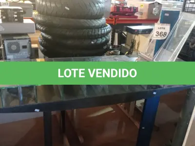 LOTE 368 - 01 BALCÃO DE ATENDIMENTO E 01 BALCÃO COM BASE DE FERRO E APOIO DE VIDRO E DIVISÓRIAS. (NO ESTADO) ATENÇÃO! FAZER A VISITAÇÃO ANTES DE ARREMATAR, NÃO SABEMOS SE FUNCIONA. LEILÃO NÃO TEM GARANTIA E NEM DEVOLUÇÃO, SUJEITO A POSSÍVEIS AVARIAS VISÍVEIS/OCULTAS E/OU AUSÊNCIA DE COMPONENTES.