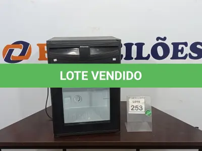 LOTE 253 - 01 ADEGA 40L 220V. (NO ESTADO) ATENÇÃO! FAZER A VISITAÇÃO ANTES DE ARREMATAR, NÃO SABEMOS SE FUNCIONA. LEILÃO NÃO TEM GARANTIA E NEM DEVOLUÇÃO, SUJEITO A POSSÍVEIS AVARIAS VISÍVEIS/OCULTAS E/OU AUSÊNCIA DE COMPONENTES.