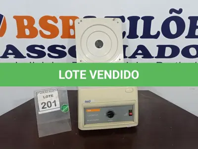 LOTE 201 - 01 CENTRIFUGA DE LABORATÓRIO. (NO ESTADO) ATENÇÃO! FAZER A VISITAÇÃO ANTES DE ARREMATAR, NÃO SABEMOS SE FUNCIONA. LEILÃO NÃO TEM GARANTIA E NEM DEVOLUÇÃO, SUJEITO A POSSÍVEIS AVARIAS VISÍVEIS/OCULTAS E/OU AUSÊNCIA DE COMPONENTES.