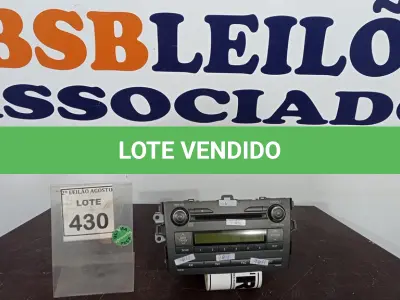 LOTE 430 - 01 AUTO RÁDIO COM TOCA DISCO. (NO ESTADO) ATENÇÃO! FAZER A VISITAÇÃO ANTES DE ARREMATAR, NÃO SABEMOS SE FUNCIONA. LEILÃO NÃO TEM GARANTIA E NEM DEVOLUÇÃO, SUJEITO A POSSÍVEIS AVARIAS VISÍVEIS/OCULTAS E/OU AUSÊNCIA DE COMPONENTES.
