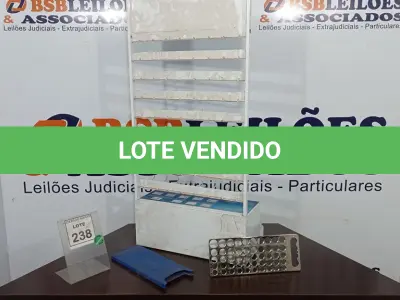 LOTE 238 - 01 EXPOSITOR COM CONEXÕES DE METAL E 01 GABARITO DE ROSCA. (NO ESTADO) ATENÇÃO! FAZER A VISITAÇÃO ANTES DE ARREMATAR, NÃO SABEMOS SE FUNCIONA. LEILÃO NÃO TEM GARANTIA E NEM DEVOLUÇÃO, SUJEITO A POSSÍVEIS AVARIAS VISÍVEIS/OCULTAS E/OU AUSÊNCIA DE COMPONENTES.