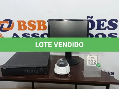 LOTE 232 - 01 APARELHO DVR, 01 MONITOR E 01 CÂMERA DE MONITORAMENTO. (NO ESTADO) ATENÇÃO! FAZER A VISITAÇÃO ANTES DE ARREMATAR, NÃO SABEMOS SE FUNCIONA. LEILÃO NÃO TEM GARANTIA E NEM DEVOLUÇÃO, SUJEITO A POSSÍVEIS AVARIAS VISÍVEIS/OCULTAS E/OU AUSÊNCIA DE COMPONENTES.